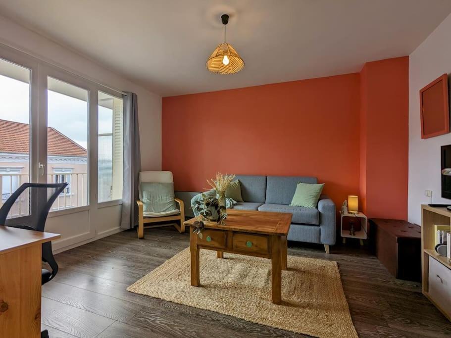 The Place To Be, Parking Gratuit Roanne Exterior foto